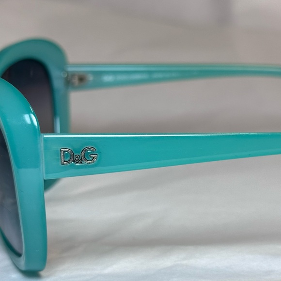 Preloved Authentic Dolce & Gabbana 8083 Turquoise/Gray Gradient Sunglass… - Picture 9 of 17